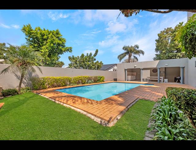 2 BEDROOM APARTMENT FOR SALE IN MELROSE